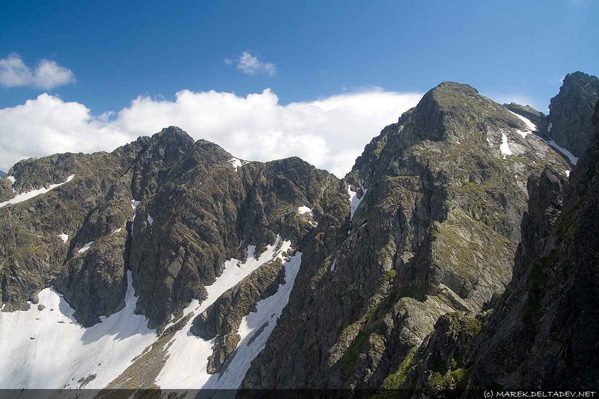 Na drugim planie Filar Staszla
